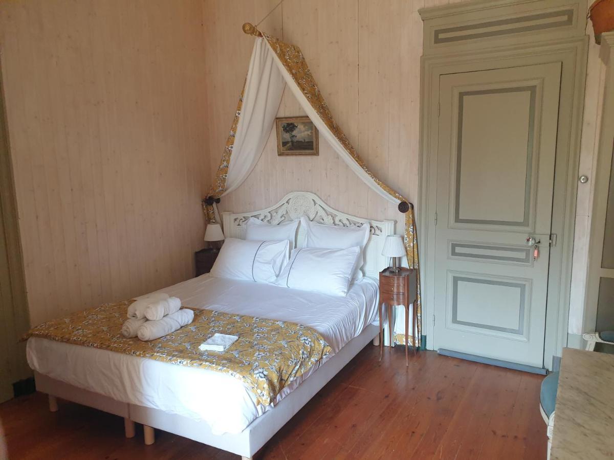 Chateau De Saint Bonnet Les Oules Bagian luar foto